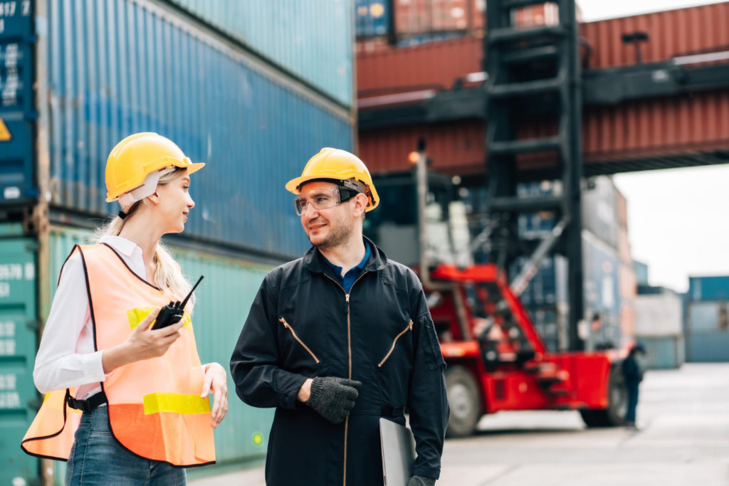 Chcesz znaleźć pracę za granicą, ale nie znasz języka? Zobacz, w jakich krajach możesz szukać