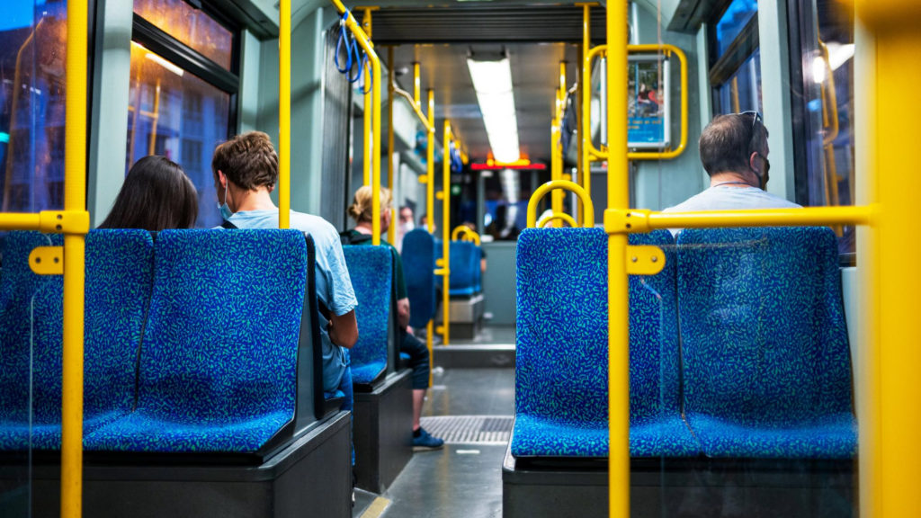Transporte público en Alemania y los Países Bajos – guía para nuevos residentes