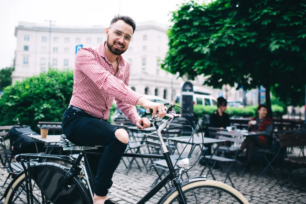 Ile można zarobić i jak żyje się w Holandii? Kompletny przewodnik 2026