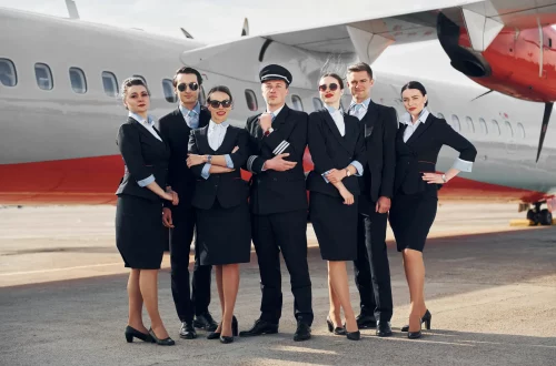 Kariera stewardessy i stewarda: Praca marzeń czy życie na walizkach?